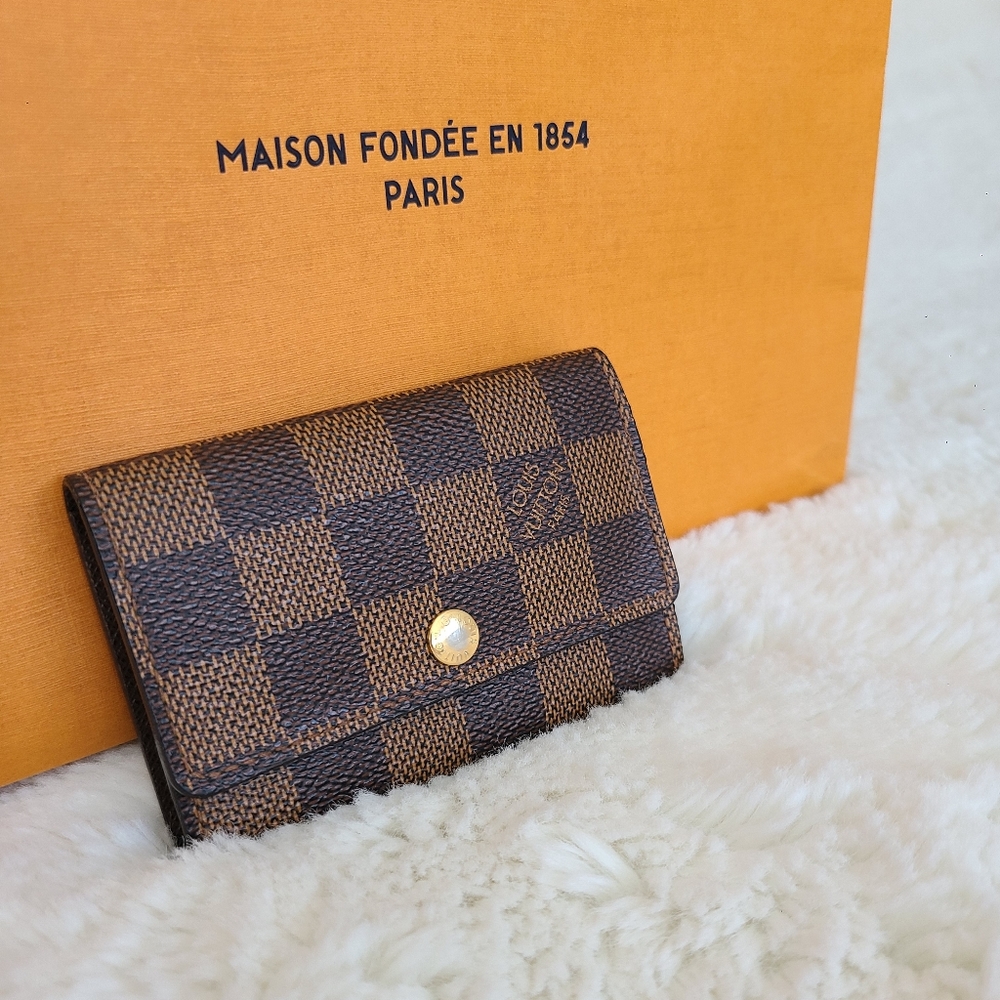 Louis Vuitton key holder case